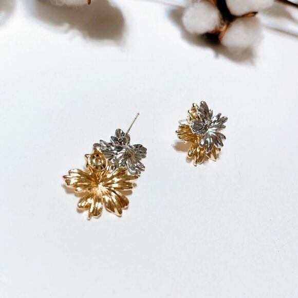 flower stud earrings N283 - Picture 6 of 7